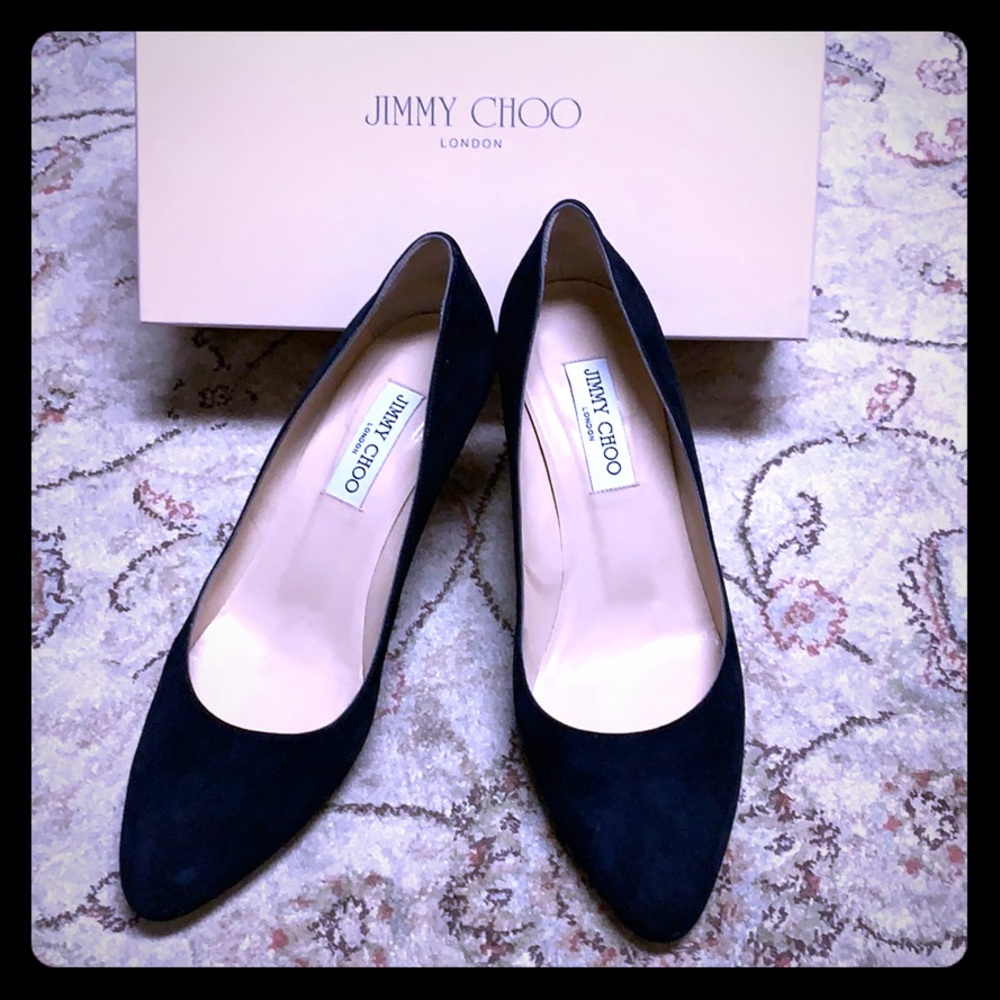 Jimmy Choo suede navy pumps 🎈